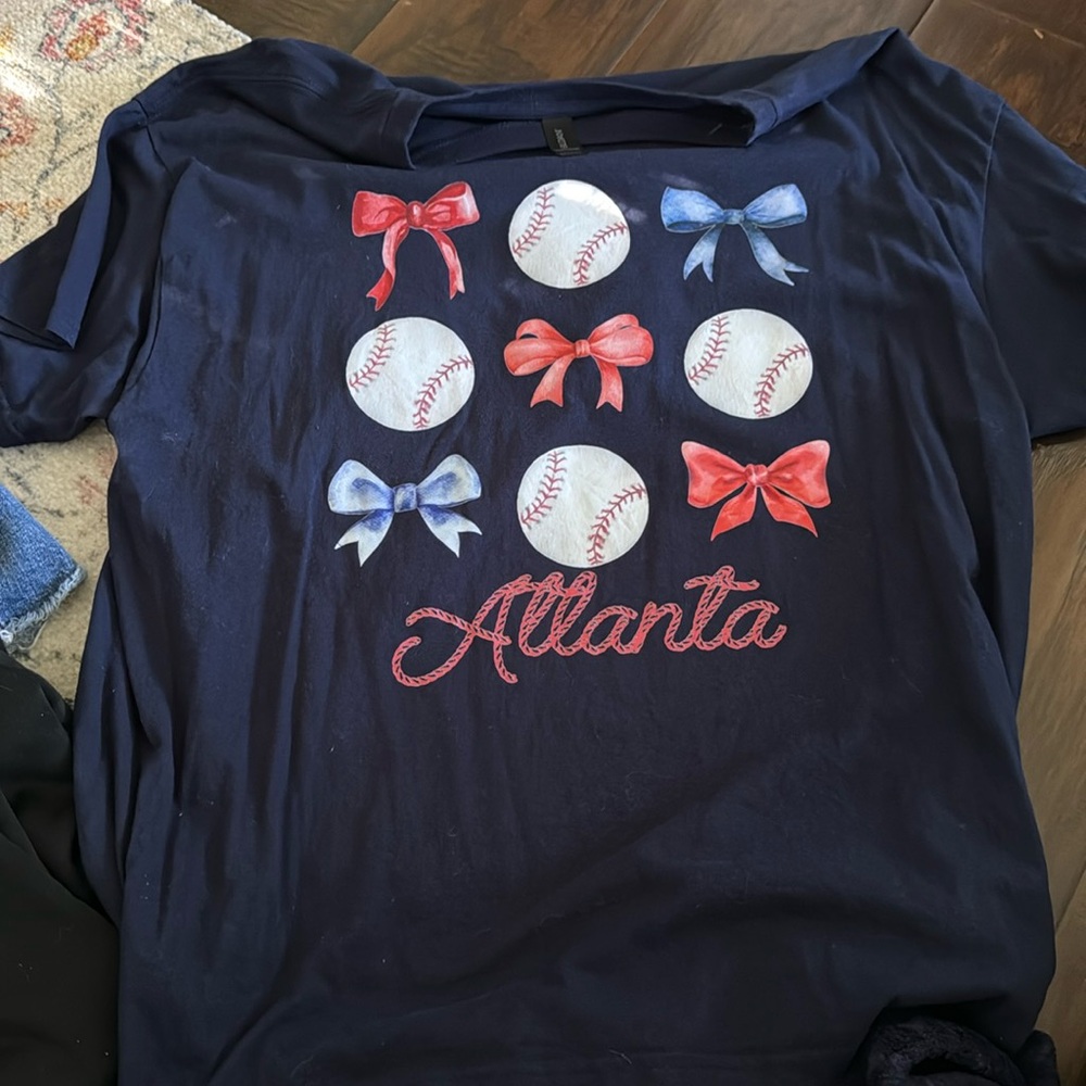 Atlanta Braves tshirt. Gildan